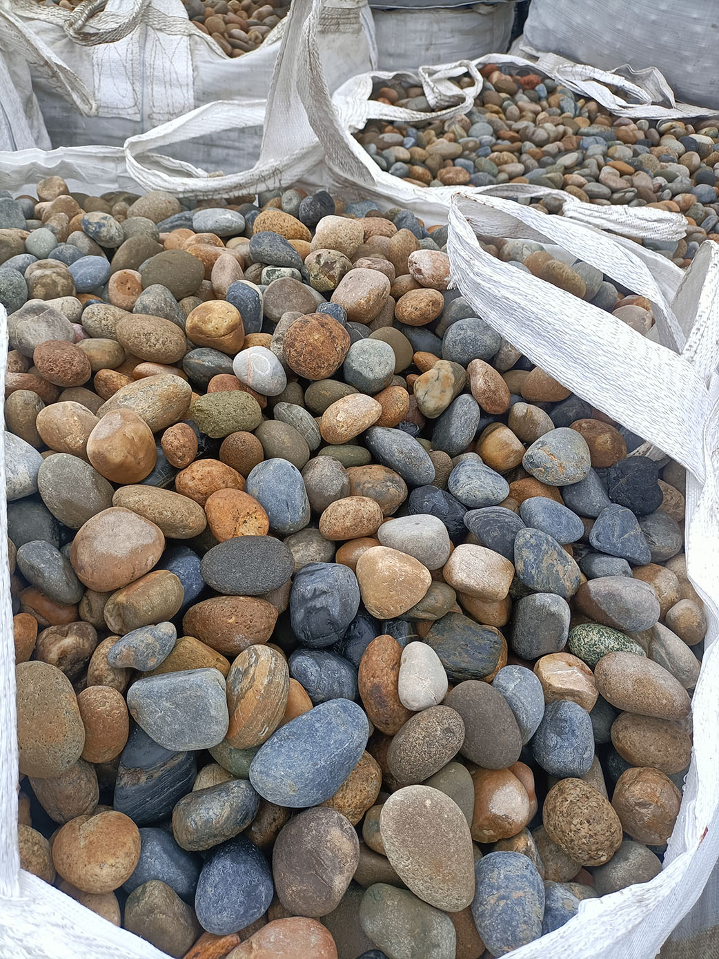 天然鹅卵石3-5公分