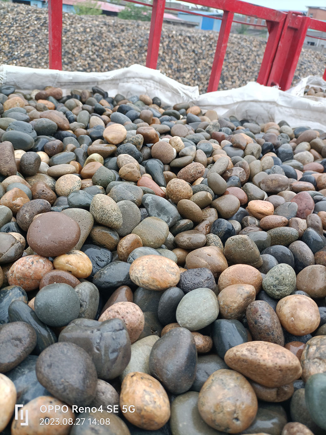 天然五彩鹅卵石2-3公分