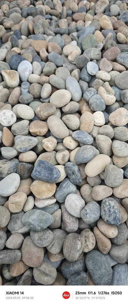 天然五彩鹅卵石2-3公分